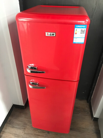 志高(chigo):"很可爱很复古的小冰箱,刚到货,还没打开用.