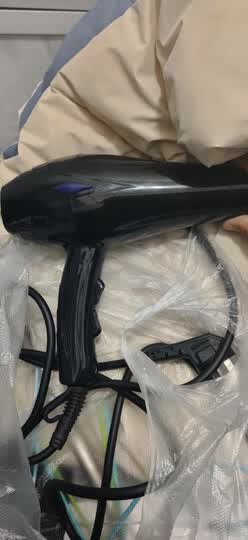 伊森国际:"风力很大跟真的很好,性价比也很高,质量也很好,物流也快啊!