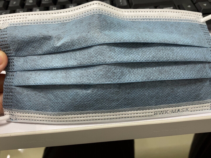 口罩不错,挺厚的,比.