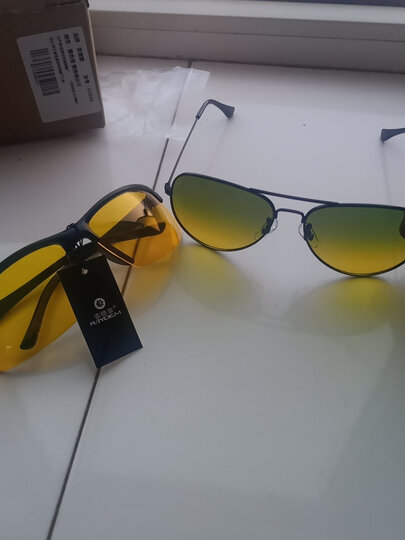 雷德蒙h3026:"戴着很舒服,开车看的也清楚了,不怕阳光晃眼镜的?