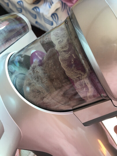 机器很好 一床上吸出来这么多脏东西 会坚持使用的