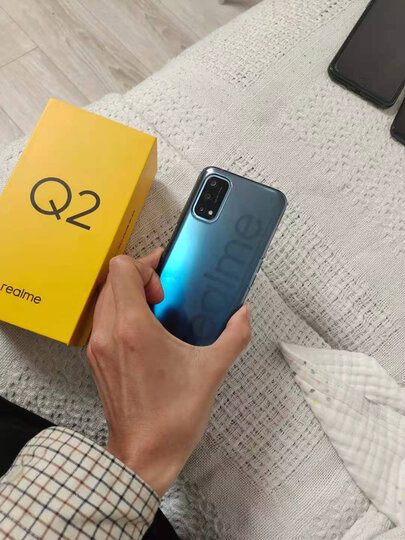 真我q2:"手机颜值很高,速度很快,非常棒" - 京东