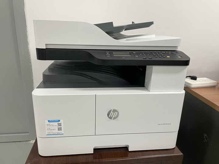 惠普(hp):"打印机的功能很齐全复印扫描都有,也可以双面打印和复印