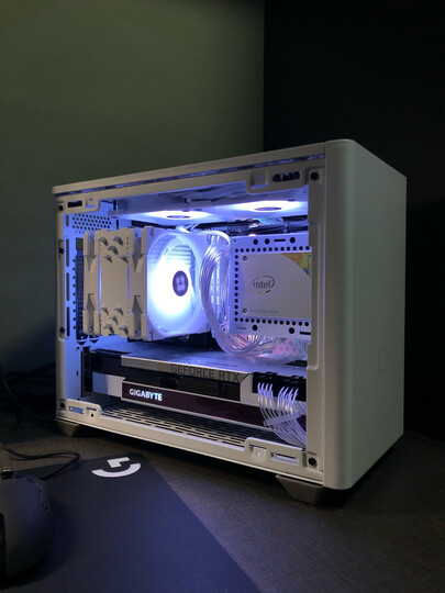 酷冷至尊nr200p:"装机效果无敌棒,配上酷妈sfx850w" - 京东