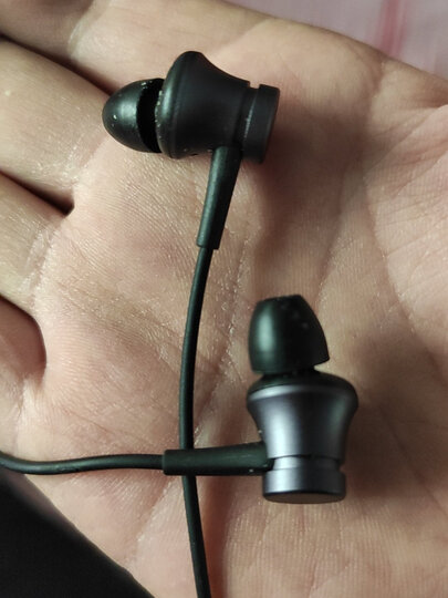 小米(mi):"这款标注单动圈耳机,只是我的听力分辨不出和其他类型的