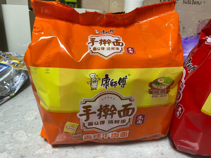 康师傅康师傅方便面手擀面红烧牛肉面煮面袋面泡面五连包休闲零食:"