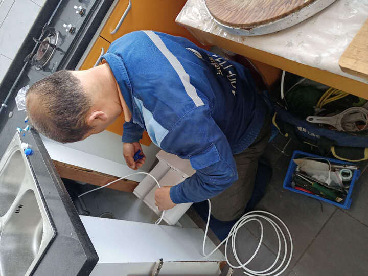 师傅安装上门及时,安装熟练,服务态度好,非常满意.