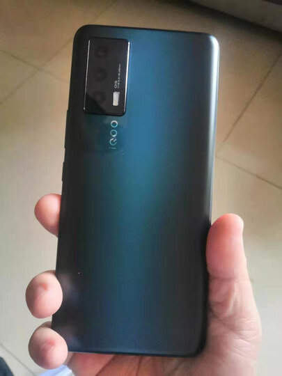 vivoiqoo neo5:"外形外观:外观很漂亮,看的喜欢.