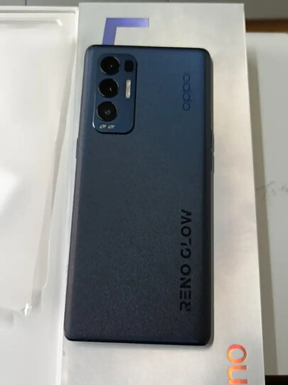 opporeno5 pro :"宽屏,比看图片想象中的还长.轻薄 外观,触感超赞.