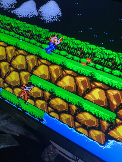 小霸王d105:"宝贝没的说,插上就能玩,全是都是小时候的回忆啊,自带的