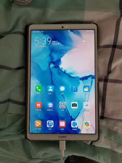 华为平板m6:"速度快,屏幕细腻,中规中矩,大小合适,美中不足没有快充!
