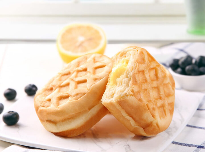 百草味夹心华夫面包800g/盒:"非常有诱惑力的华夫面包,口感也不错!