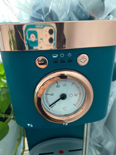 东菱dl-kf5400:"买来送人的,咖啡机是复古风格,配合这个颜色特别有