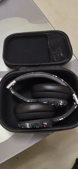 森麦(senmai)jb3:"朋友推荐买的,都说好用,还送个充电宝,香香香"