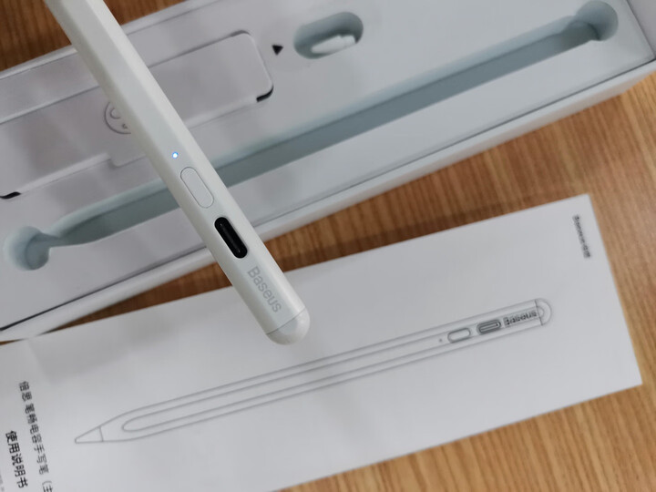 这款倍思的电容笔的效