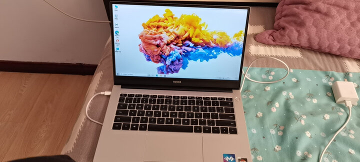 荣耀(honor)magicbook 14/15:"第一天,电脑和office软件都激活了,没啥