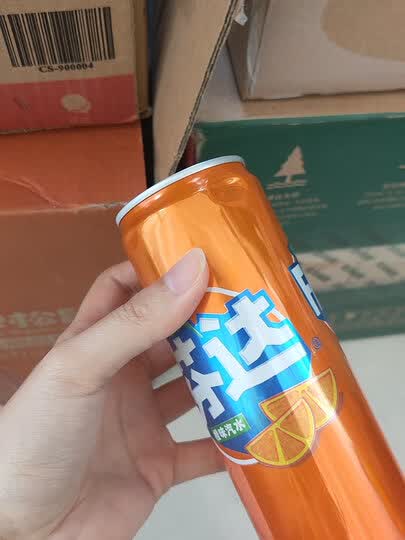 可口可乐饮料:"家里常备,是习惯了的芬达味道~易拉罐方便,过年前存了