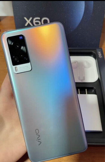 vivox60:"手机今天收到了,还不错,看外观还可以,性价比很高,拿在手里