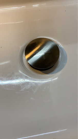 潜水艇的五金件确实是.