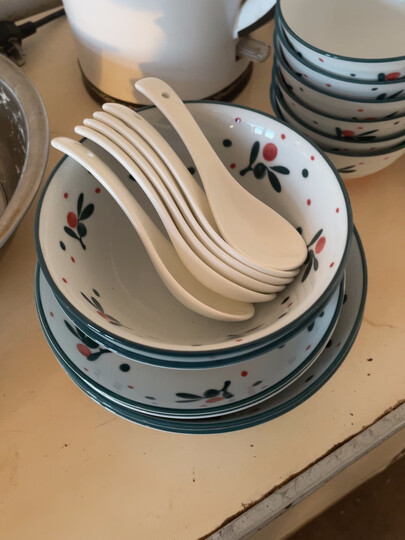 佳佰春樱餐具18件套:"超级漂亮的碗筷,买给婆婆的,本来想29买,年三十
