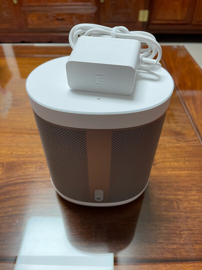 小米小米小爱音箱 art l09a:"外观设计小巧精致,金属网防尘易擦洗