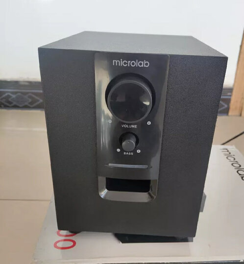 麦博m400(11):"外观不错.图片是以前用的m100,这个m400外观没得说.