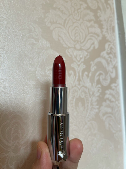 纪梵希#307:"我买了几款,这款是另一个地方发过来的,时间还长些,颜色