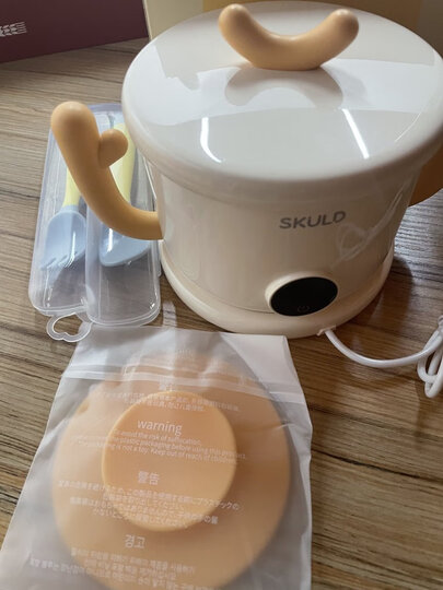 这包装细节让人就特别舒服.碗内温度还是实时监控的.