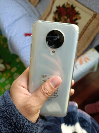 小米redmi k30pro:"外形外观:挺好看的,这个摄像头不错 屏幕音效:屏幕