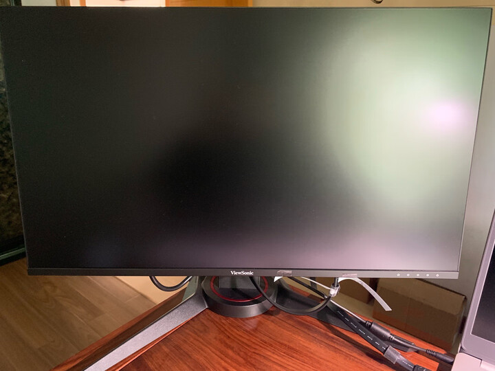 优派vx2480-hd-pro-3:"可升降,可竖放,看文档舒服,解放了脖子的压力.