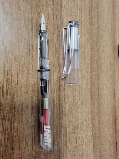 凌美vista自信系列钢笔 透明 ef笔尖 钢笔套装:"做工手感不错,握持