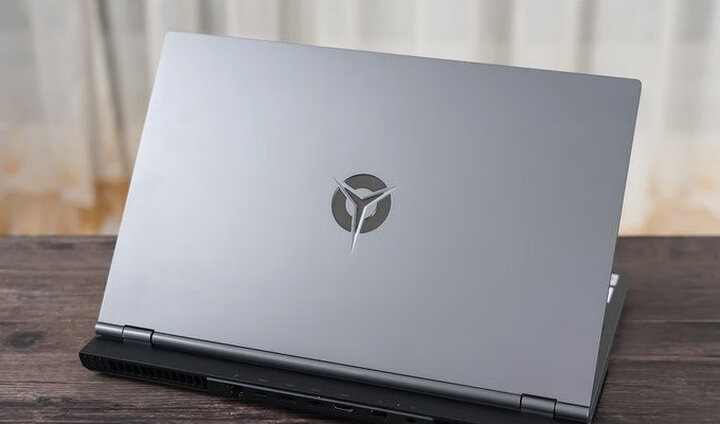 联想拯救者:"拯救者y7000p 2020款无论是做工细节,屏幕素质,性能表现