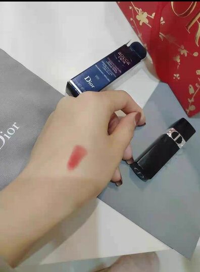 口红收到了颜色很正