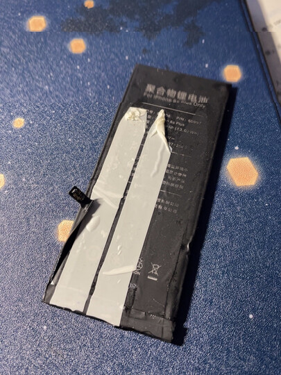 倍思iphone6splus手机电池 3400mah:"拉断了,最后用的酒精取下来的