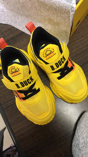 b.duck:"鞋子很漂亮,没有味道,鞋底软硬适中,值得购买" - 京东