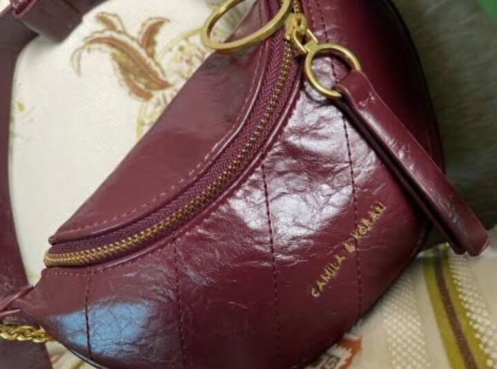 camila&korali:"这款包包之前就看中了,那个时候没有购买,现在又看到