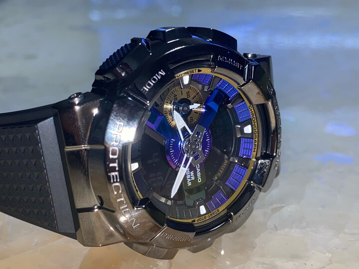 卡西欧gm-110b-1a:"很酷,很炫,送货超快,非常喜欢,非常棒的." - 京东