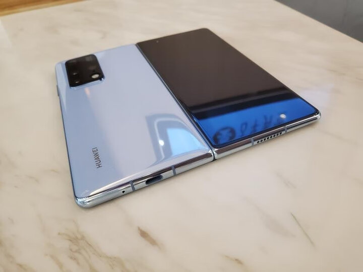 皇上请进华为mate x2:"物流非常快,下单后第二天就到了.