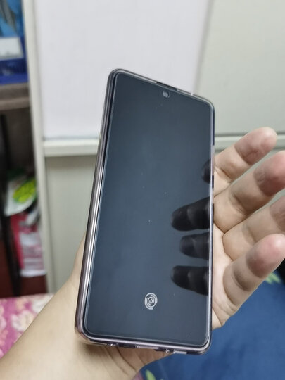 三星galaxy a51:"我老婆说用着可以,运行流畅,颜值高,女生用着用着不