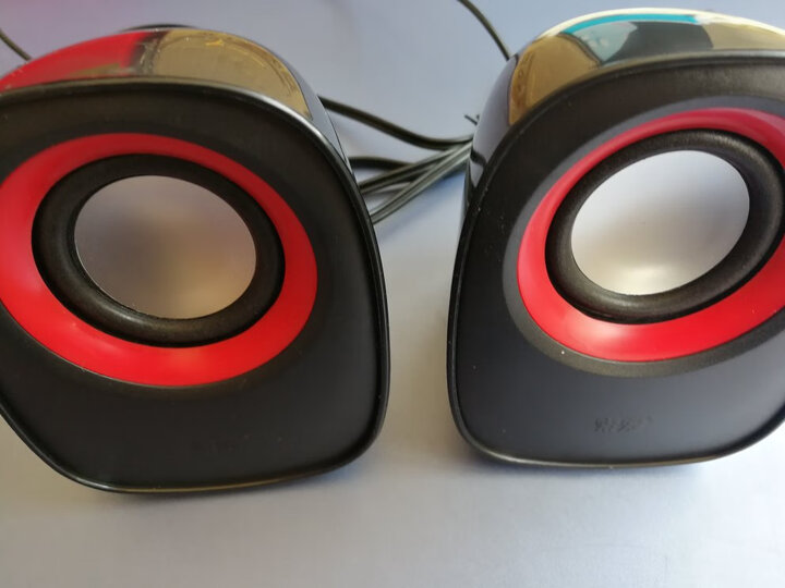 索爱小音箱外观小巧,.