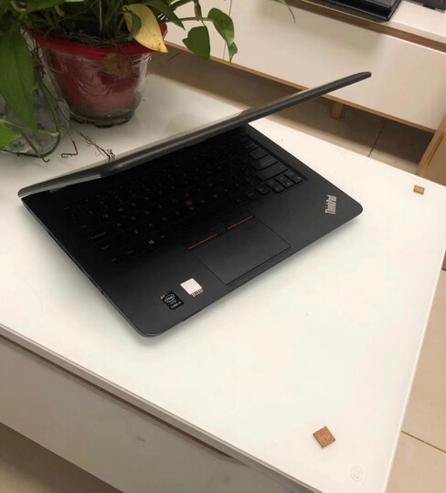 thinkpad联想thinkpad e14:"外形外观:美观大方,设计艺术化.