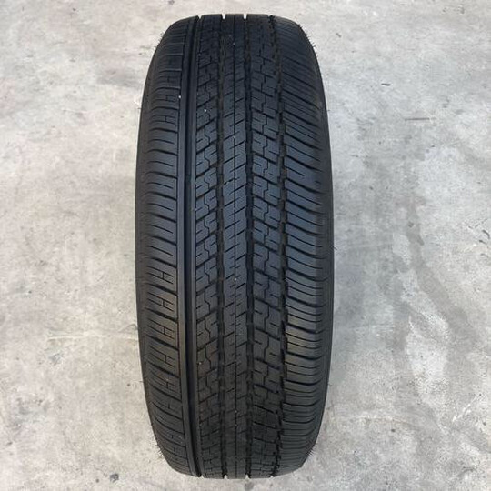 邓禄普225/65r17:"帮朋友买的轮胎, 到货去店里安装确实服务态度挺不