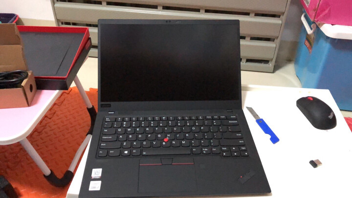 thinkpadx1 carbon 2020:用了两天,整体感觉还可以,性能方面没有特别