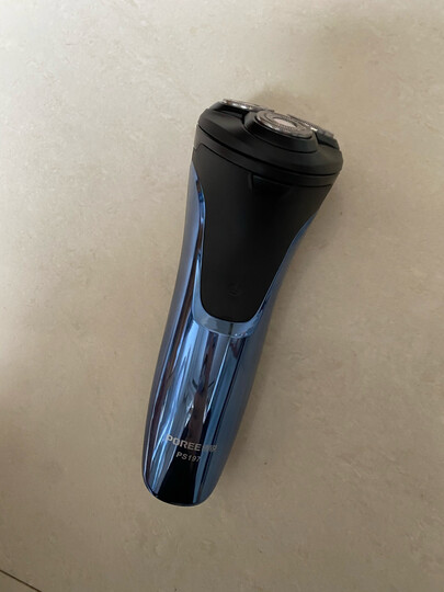 博锐(poree)ps197:"朋友推荐的剃须刀,入手了果然不错,轻便,刮胡子很