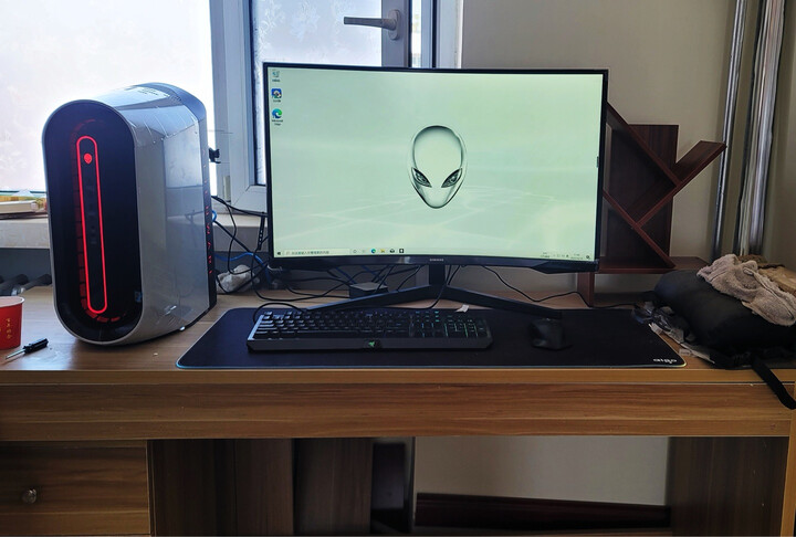 外星人的做工绝对没的说,内部升级很简单,保修官网可查.