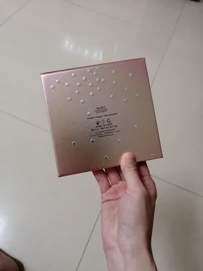 玫珂菲流光幻彩修容盘:"客服态度很好,回复及时!