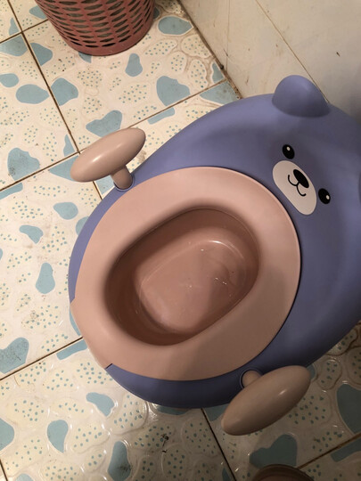 hellobaby:"儿子四岁了没有习惯坐马桶,每次拉臭臭都要脱光蹲地上拉