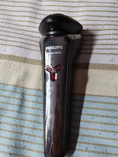 飞利浦s2302/02:"声音确实不是很大,拿在手里轻飘飘的,也不知道为什么