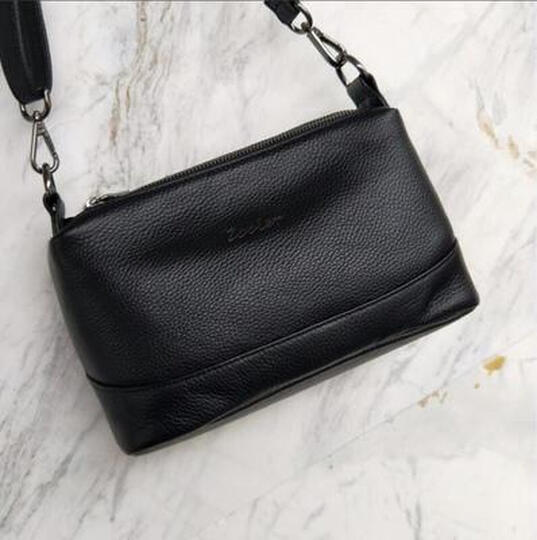 包包很棒,做工精细,皮质柔软,高端大气上档次,值得拥有,金狐狸不错的