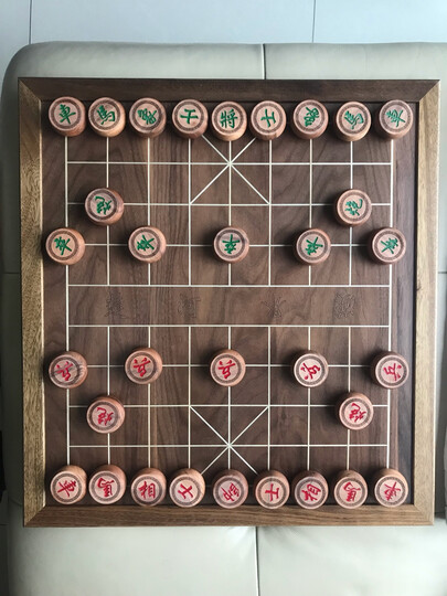 [晒单帖]棋盘这面摆上象棋,五分的棋子特别的合适!